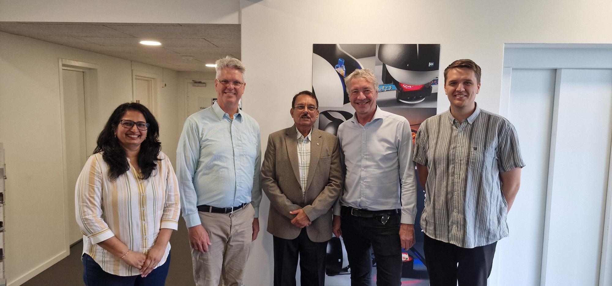 Our guests from Tara International with members of the Videometer team at the Videometer offices in Herlev